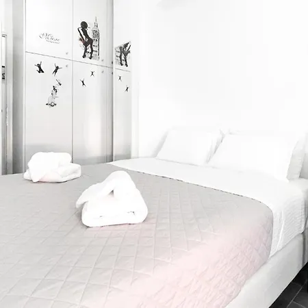Comfy 2 Bedroom With Balcony In Apartment *