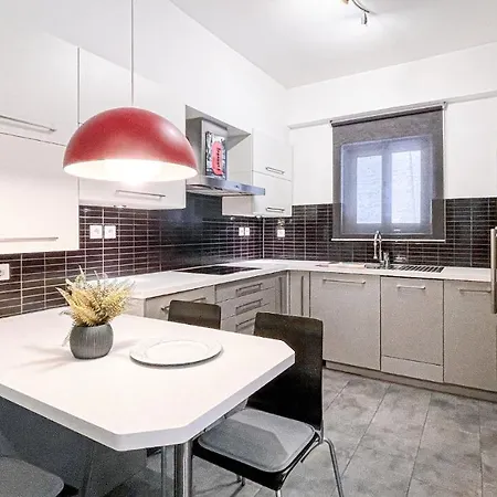 Comfy 2 Bedroom With Balcony In *