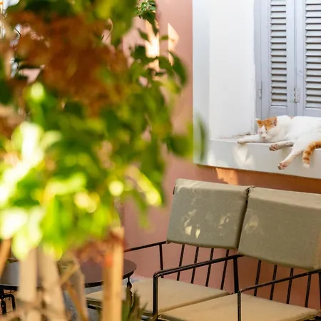 Comfy 2 Bedroom With Balcony In Apartment Athens