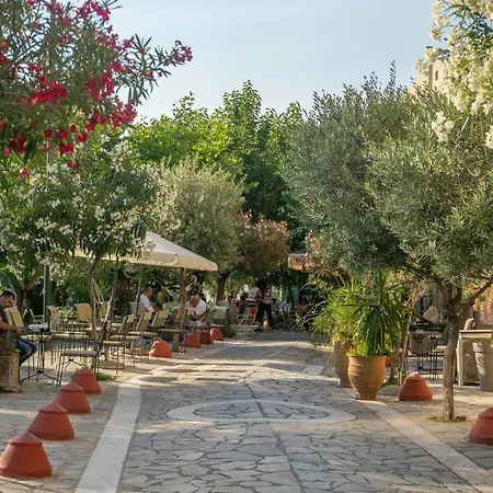 Apartment Comfy 2 Bedroom With Balcony In Athens